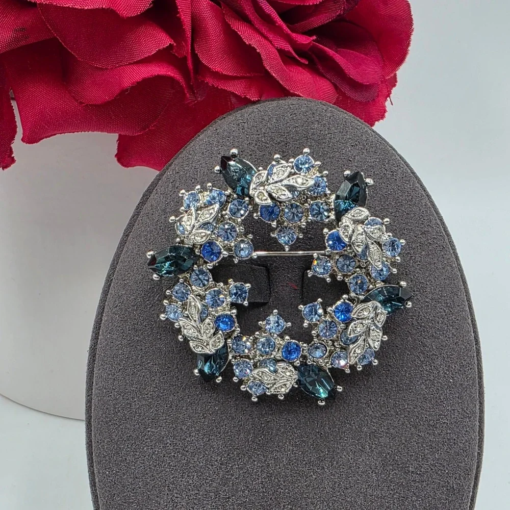 Blue Rhinestone Wreath Brooch Silver‎ Tone Floral Crystal Statement Pin 1.75in
